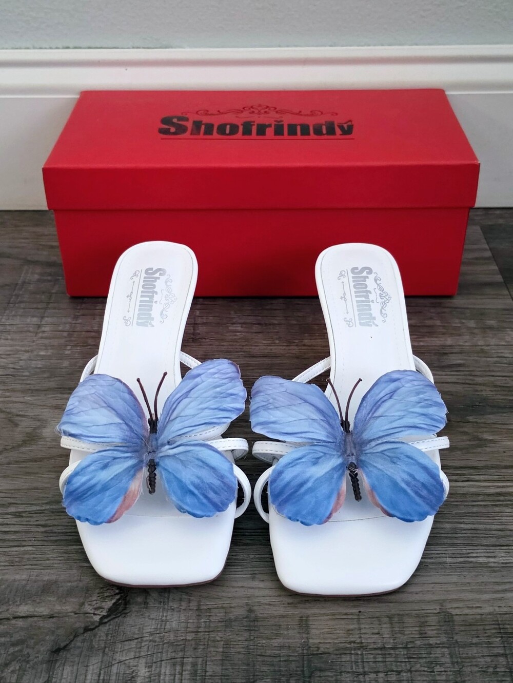 NIB Shofrindy White Butterfly Kitten Heel Sandals